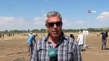 Taşlara bezenmiş motif bahçesi tarih kokuyor