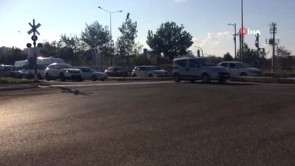 Bariyerler Kapandı Alarmlar Çaldı, Sürücüler Dikkate Almadı