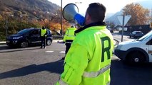 Franche-Comté Besançon Slogan explicite d'un gilet jaune au rond-point à Beure