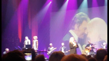 Sylvie Vartan chante "Sang pour sang" au Forum de Liège