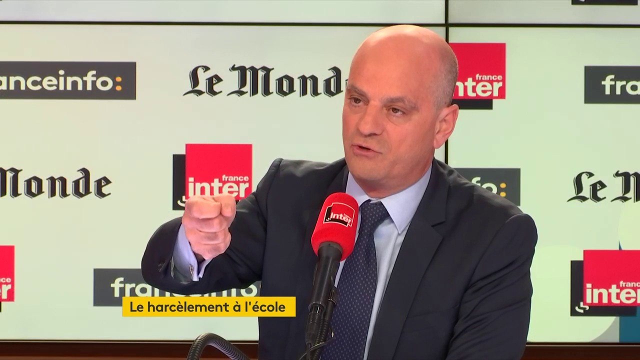 Jean-Michel Blanquer sur le harcèlement à l'école : "On va éviter de plus en plus que des choses inacceptables se passent au travers des réseaux sociaux"