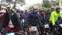 Çekmeköy’de halk koşusu ve bisiklet yarışı renkli görüntülere sahne oldu
