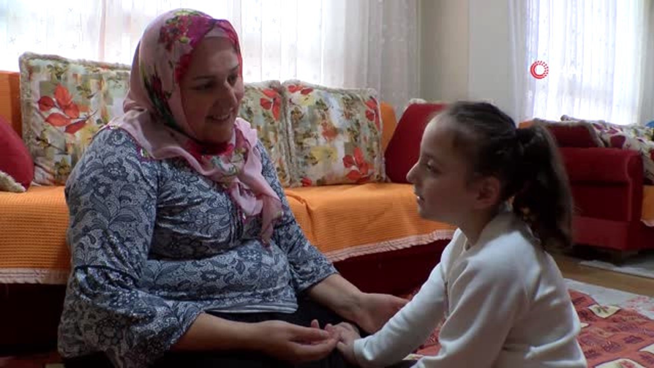 Minik Nazlıcan'a Devlet Eli...bakıcılığını Yaptığı Engelli Çocuğu Evlatlık Edinen Anne, Çocuğun...