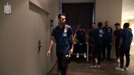 La selección española entra a la comida previa al partido amistoso ante Bosnia
