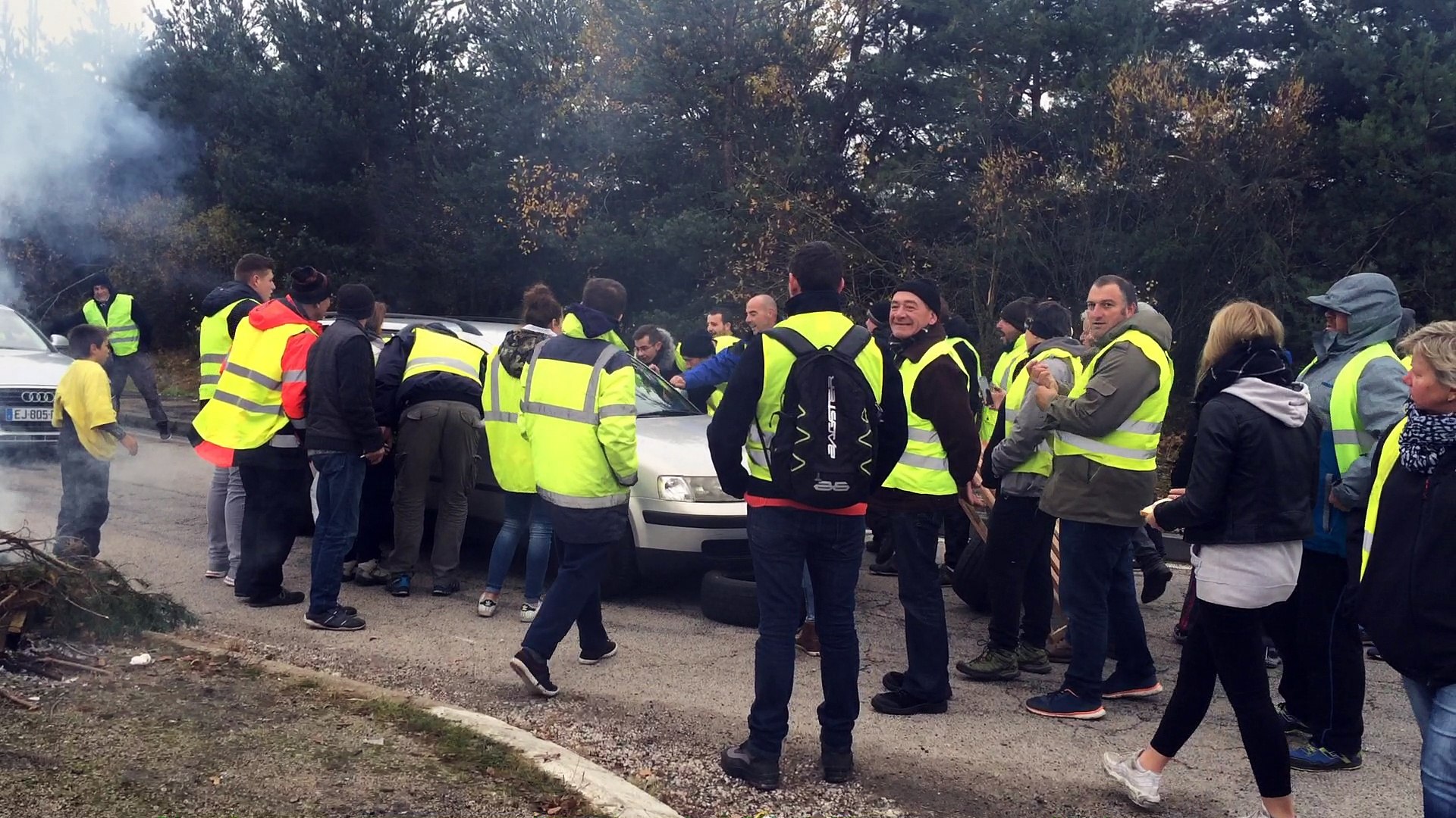 A Monistrol Sur Loire Tension Entre Gilets Jaunes Et Un Automobiliste