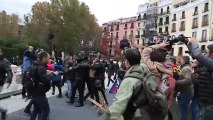 Tres activistas de Femen irrumpen un acto de Falange con motivo del 20-N
