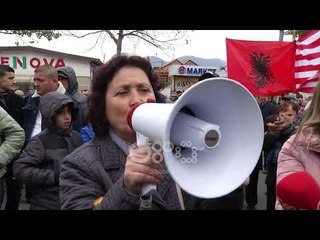 Ora News - Banorët e Unazës së Re nisin marshimin në ditën e 15-t të protestave