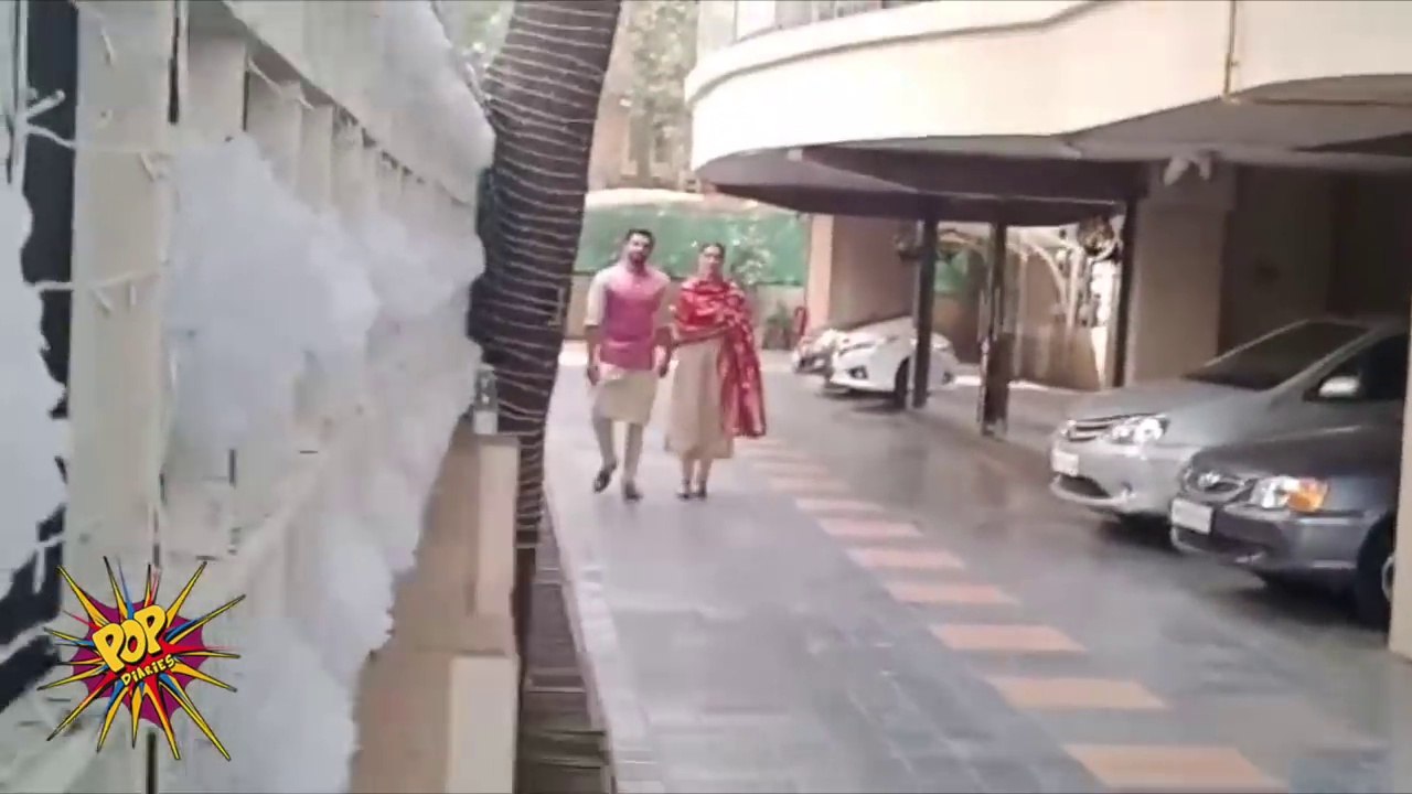 Deepika Padukone Enters Ranveer Singh's House As His Wife