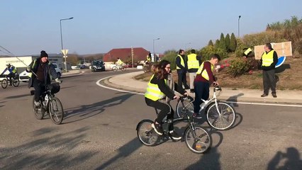 Les Gilets jaunes au rond-point de Rochefort-sur-Nenon