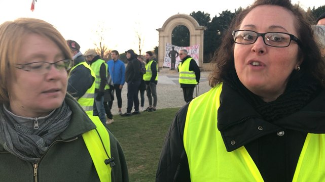 Les Gilets jaunes toujours sur place dimanche en fin de journée