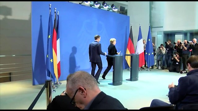 Macron y Merkel llaman a romper los tabúes al reformar la UE