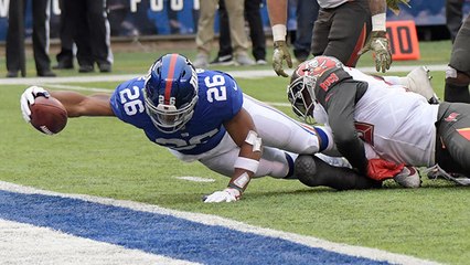Saquon hops through blockers for 5-yard TD