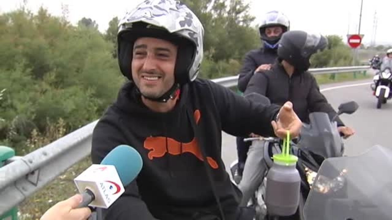 Multitudinaria llegada de aficionados a las motos en Jerez