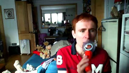 Wiwi égratigne "boombox" de Laura Marano