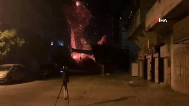 İsrail Ordusu Gazze'de Bir Binayı Daha Vurdu