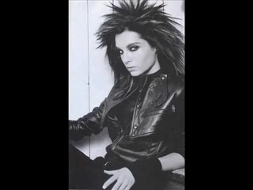 I`m killing loneliness with you...