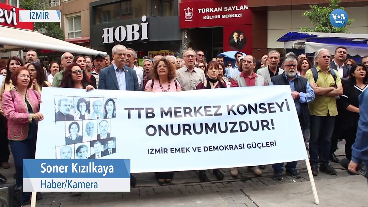 Hekimlere Verilen Ceza İzmir’de Protesto Edildi