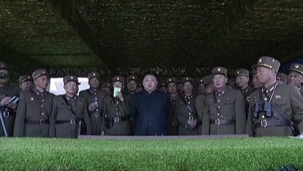 北 "김정은 동해상 화력타격훈련 지도" / YTN