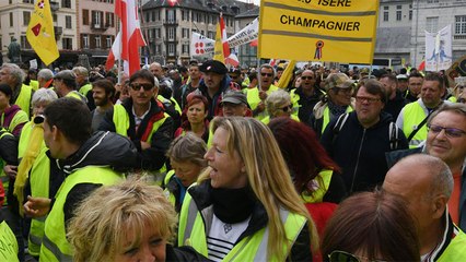 رغم تصاعد الغضب.. تراجع في أعداد محتجي السترات بفرنسا