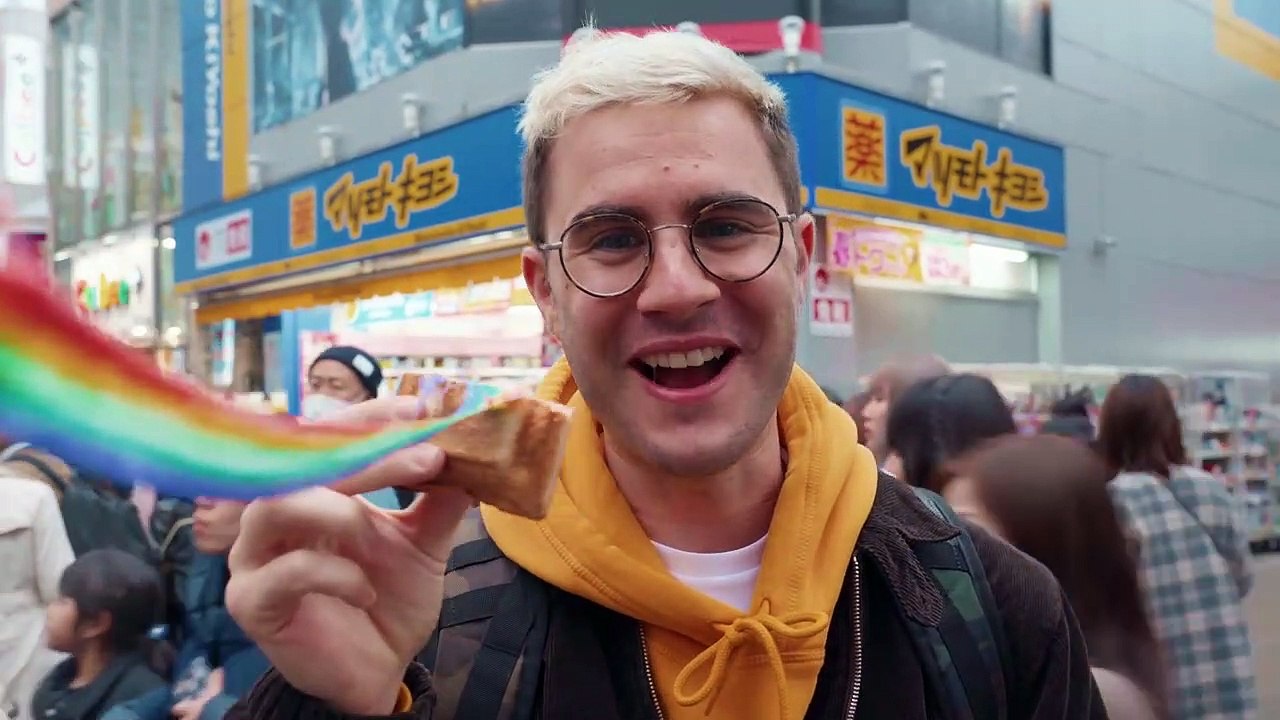 CYPRIEN-JE MONTRE MA CHAÎNE À DES JAPONAIS À TOKYO
