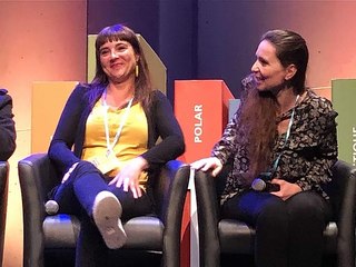 Marie Colot (à gauche) co-lauréate avec Nancy Guilbert du prix littéraire alTerre ado 2019