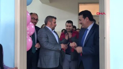 Kars Gençler Laboratuvarı Boyadı, İş İnsanı Malzemeleri Aldı