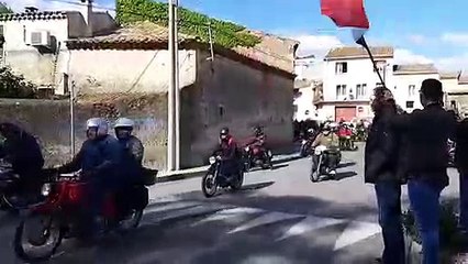 Rassemblement de motos anciennes à Bessan