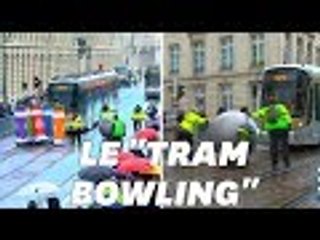 À Bruxelles, les conducteurs ont joué au bowling avec leur tram