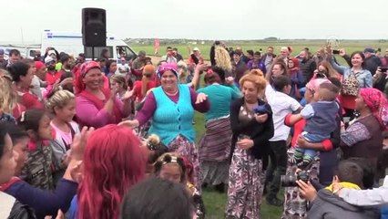 Kakava Şenlikleri Kapsamında At Yarışları Düzenlendi