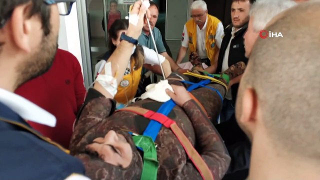 Karnına saplanan zıpkınla hastaneye kaldırıldı