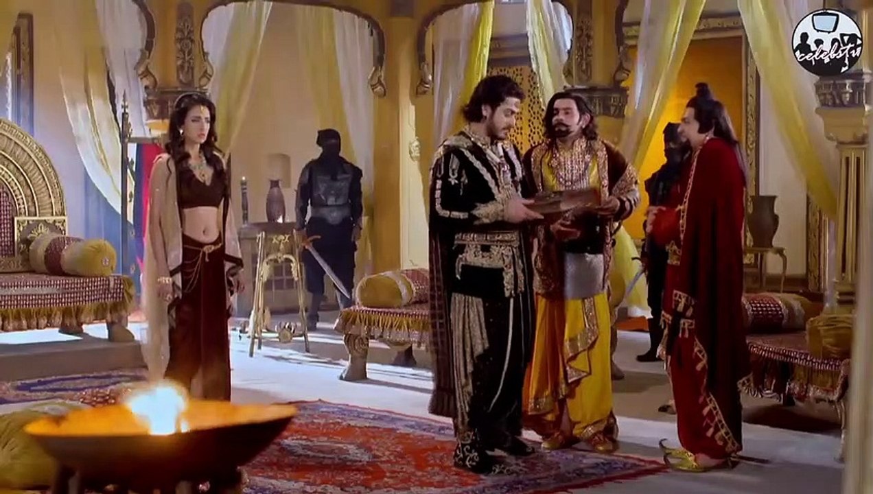 Beautiful TV Actress Iris Maity Navel show