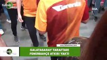 Galatasaray taraftarı Fenerbahçe atkısı yırttı