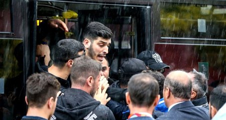 Otobüslerin Camlarını Kıran Beşiktaşlı Taraftarlar Stada Alınmadı