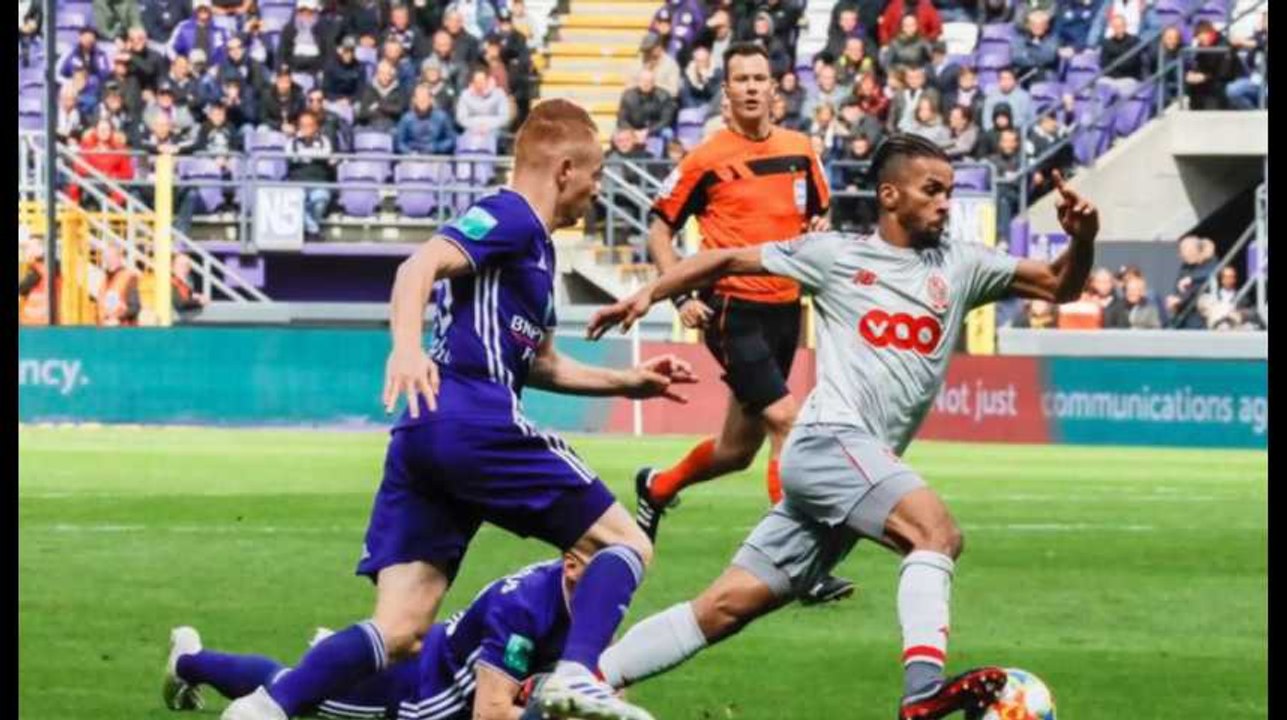 Anderlecht s'est imposé 2-1 à 10 contre 11 contre le Standard
