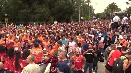 İzmir'de 10 Bin Kişi, Koşamayanlar İçin Koştu