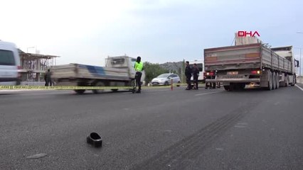 Antalya Oğlunun Yıl Sonu Gösterisine Yetişmek İsterken Tır'ın Altında Kalmış
