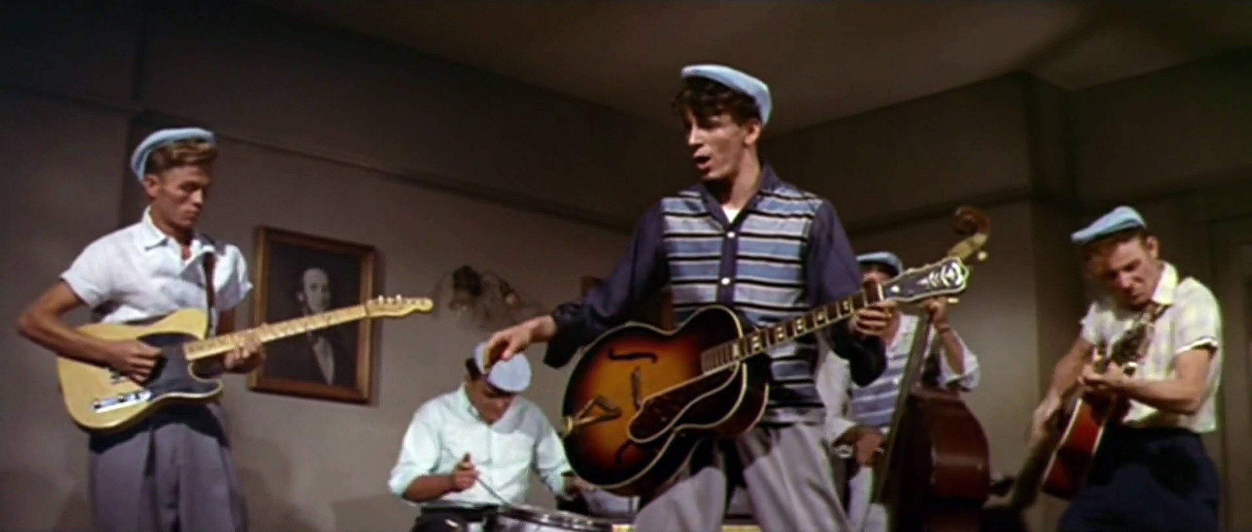 Gene Vincent & the Blue caps - Be bop a lula from the movie "The girl can't  help it" - Vidéo Dailymotion