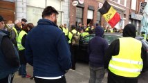 Rassemblement de gilets jaunes à la gare de Mouscron