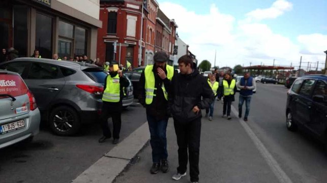 Cortège de gilets jaunes entre la gare de Mouscron et la Place de la Justice