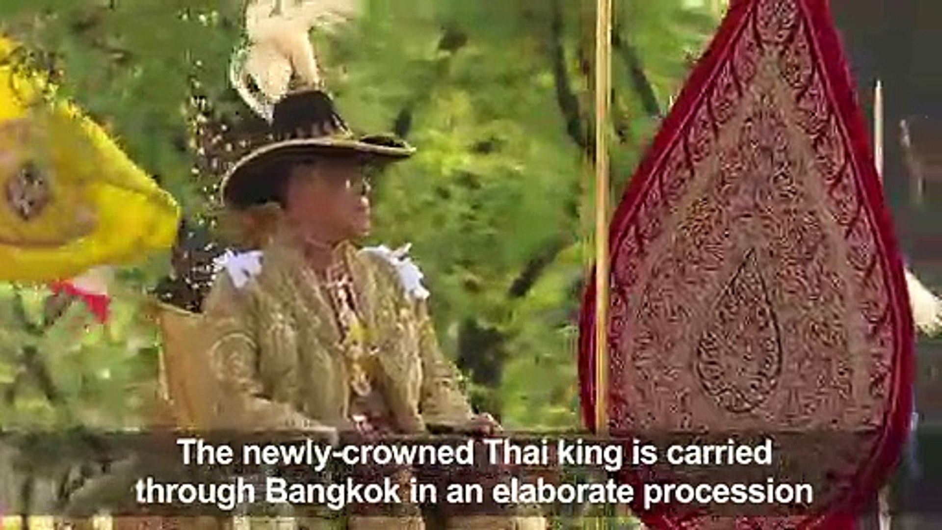 Newly-crowned Thai king carried in elaborate royal procession - Vidéo  Dailymotion