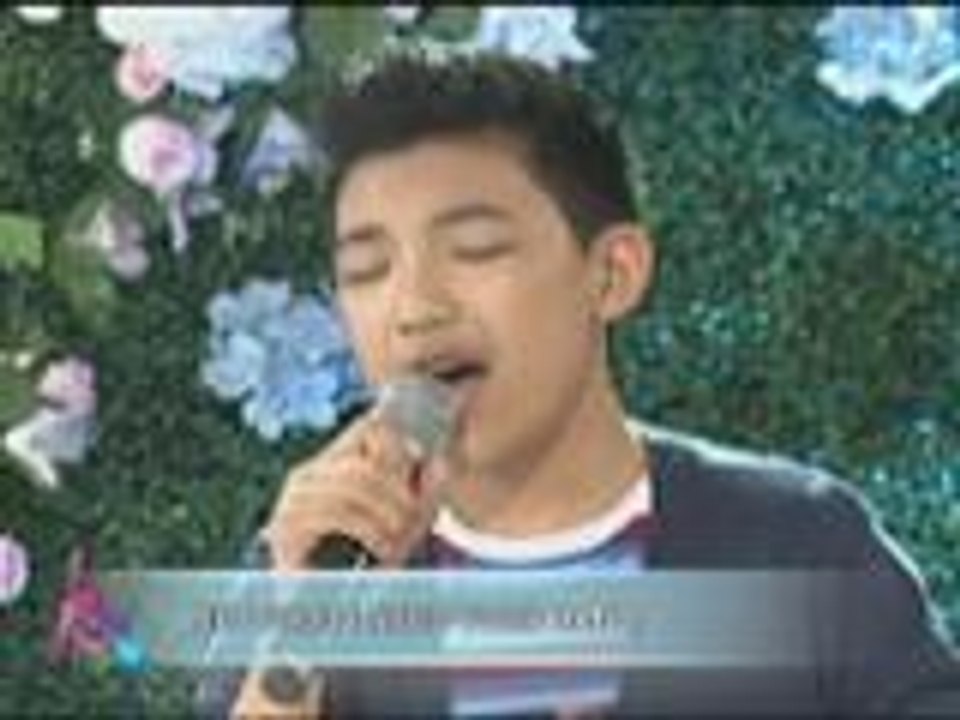 Darren sings 'You Are Not Alone'