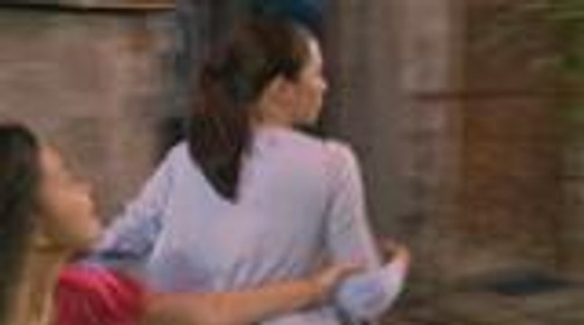 Sara, inaway si Kara