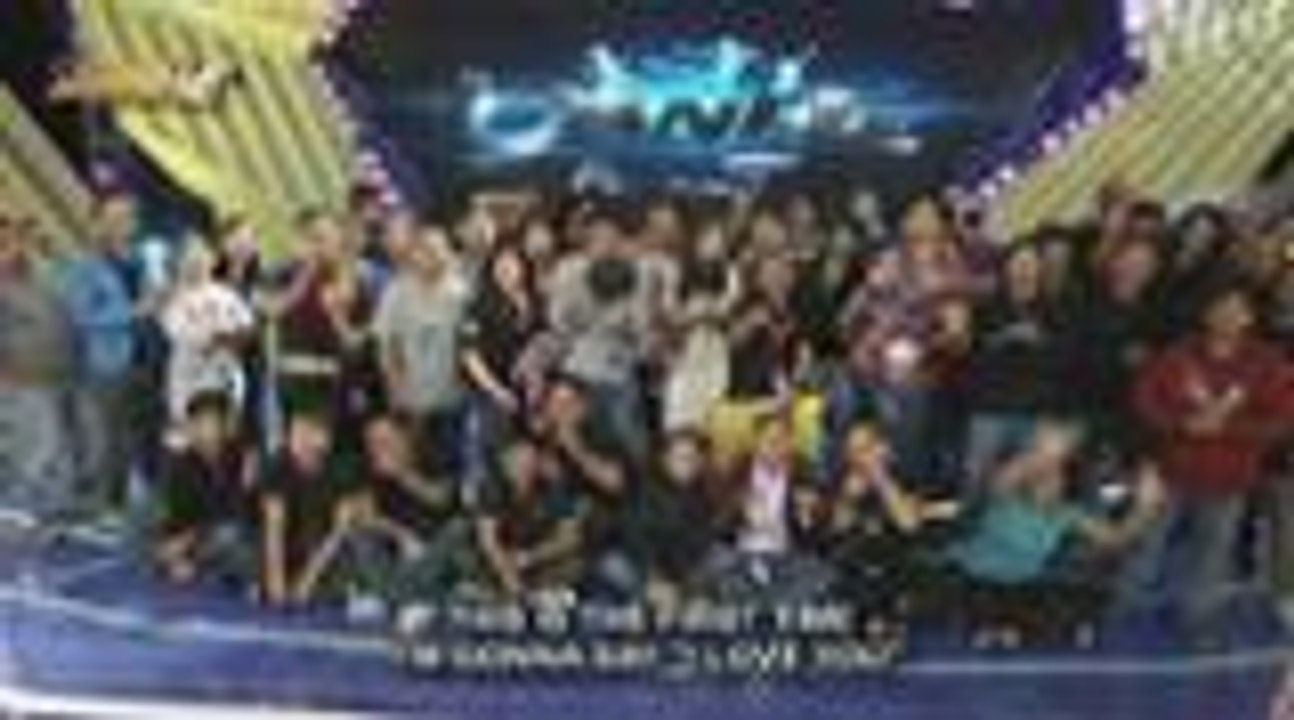 Jeffrey Hidalgo naki-Singing Mo To with Dance Kids hosts Alex Gonzaga and Robi Domingo