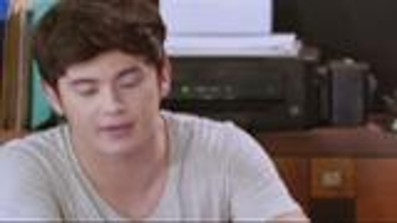 Clark, nangakoong di hihintong mahalin si Leah