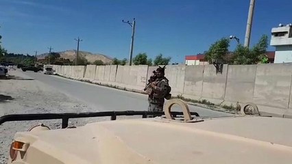 انتحاري من طالبان يقود هجوما على مقر للشرطة في أفغانستان وإصابة 20