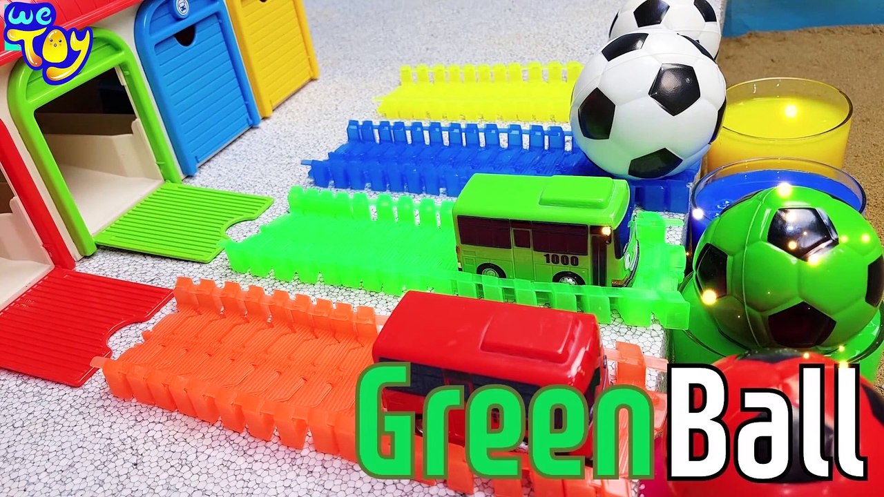 Attack in the Car ! Dinosaur Figures Toy Play - Cars Learning Videos for Kids   WeToy