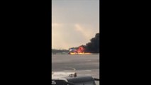Un avion de ligne prend feu lors d'un atterrissage d'urgence à Moscou