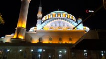 Onbir ayın sultanı Ramazan ilk teravih namazıyla başladı