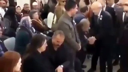 Şehidin yakınları Kılıçdaroğlu'yla tokalaşmadı!