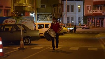 Ramazan Davulcularının Sahur Mesaisi